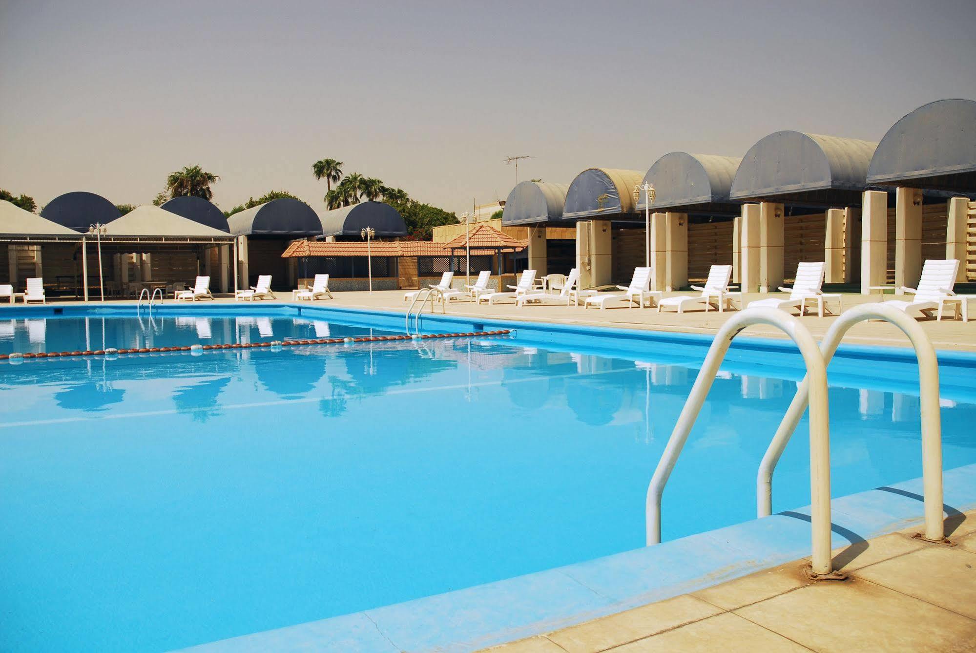 Hotel Dhahran International Exteriér fotografie